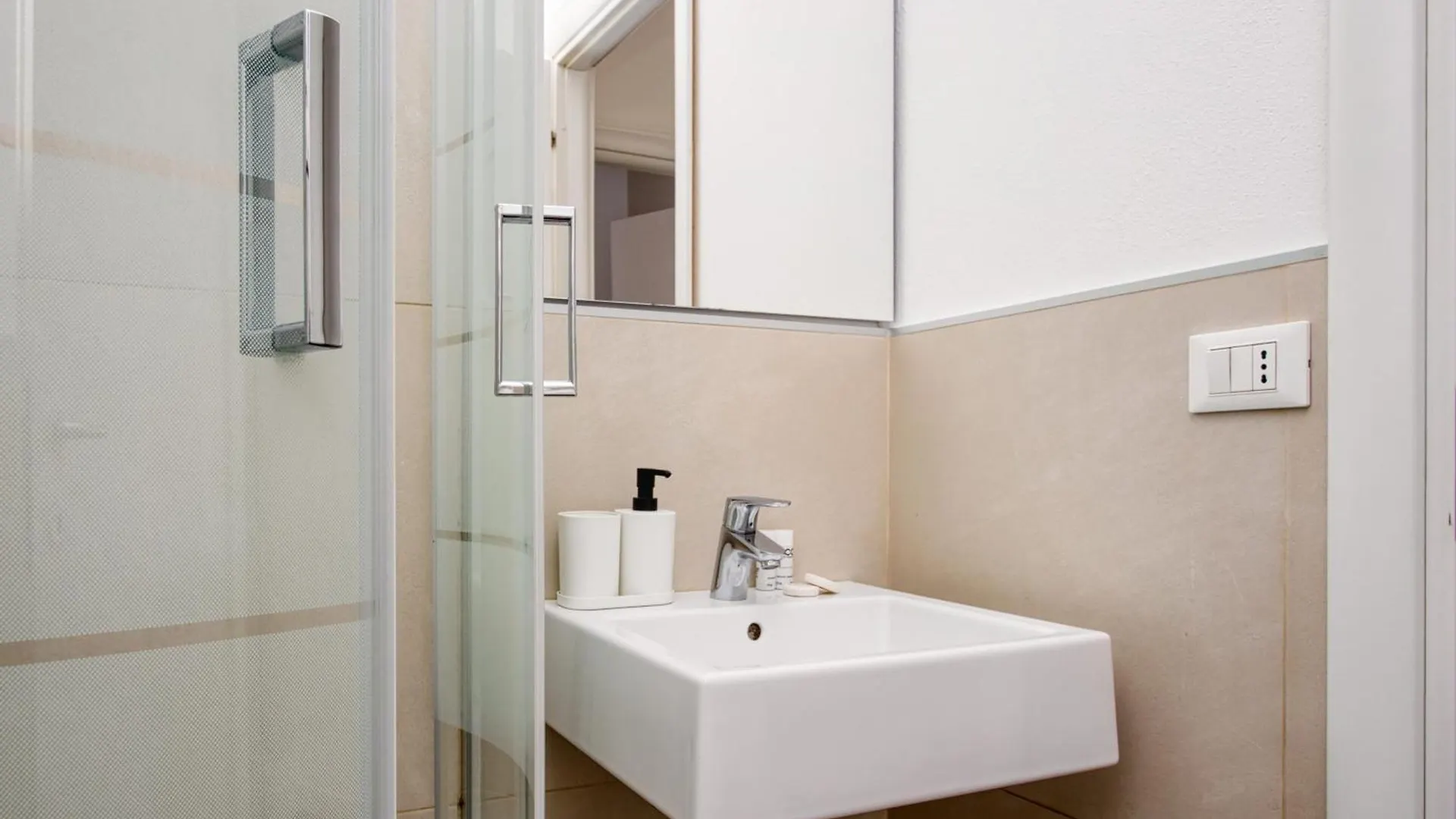 Joivy Cosy 3Br Flat In The Centre Of Milan Apartment Italy